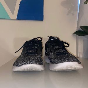 9.5 Nike Flex Contact